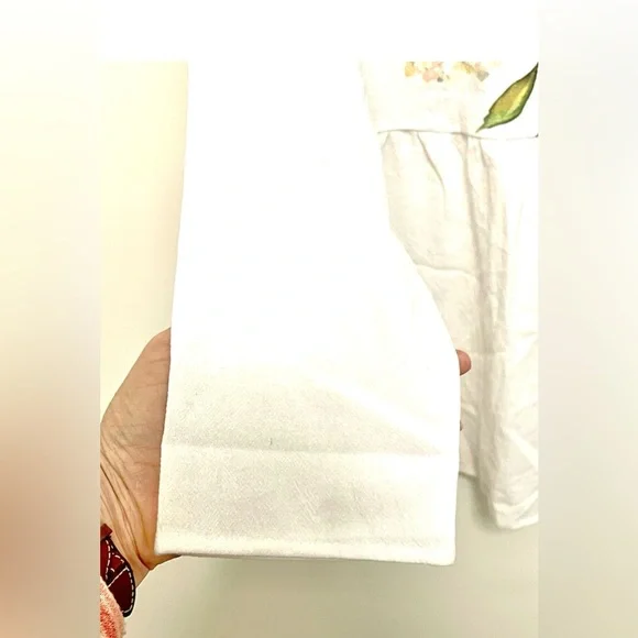 By Made With ❤️ Floral Wayercolor White Women's Top - Picture 3 of 12